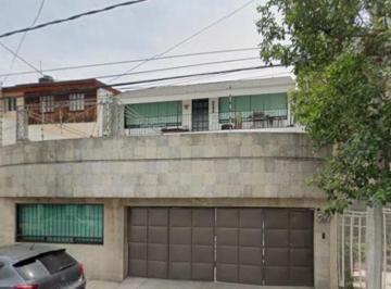 Casa en Venta de 3 habitaciones Industrial · Casa en Industrial Cerca del Metro La Raza en Remate Bancaria