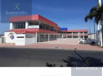Edificio · 2080m² · 38 Estacionamientos · Edificio Comercial en El Marqués