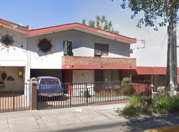 Casa de 4 habitaciones, Guadalajara · Hermosa Casa en Venta en Jardines Delcountry en Guadalajara
