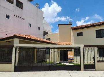 1 · Casa en Los Pinos Calle Ignancio Allende