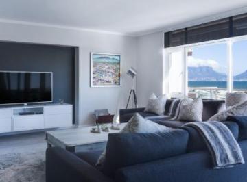 Casa · 450m² · 7 Recámaras · 4 Estacionamientos · Casa en Venta en Santa Fe