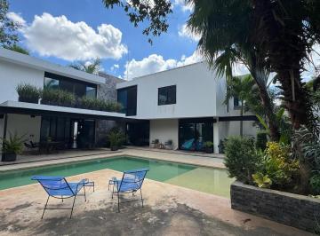 Casa · 488m² · 2 Recámaras · 6 Estacionamientos · Casa Automatizada en Venta en Mérida | Casa Dimora Bella Vita | 1986 m² Terreno 488 m² Construcción