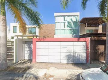 Casa de 4 habitaciones, Huixquilucan · Venta de Casa en Residencial Romanza, Colima.