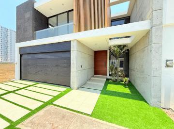 Casa · 300ha · 3 Recámaras · 2 Estacionamientos · Casa en Playas del Conchal