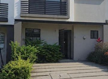 Casa de 3 habitaciones, Zapopan · Casa en Venta en Capital Norte