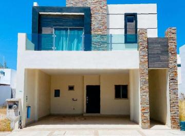 Casa · 300m² · 4 Recámaras · 2 Estacionamientos · Casa en Real del Valle Coto 14