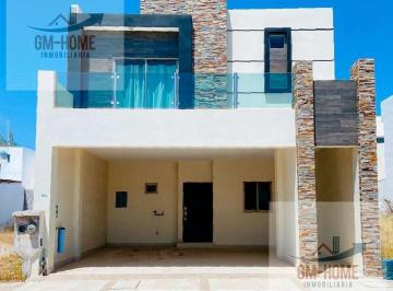 Casa · 300m² · 4 Recámaras · 2 Estacionamientos · Casa en Real del Valle Coto 14