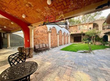 Casa · 250m² · 2 Recámaras · 2 Estacionamientos · Casa en Renta con Uso de Suelo en La Colonia del Valle