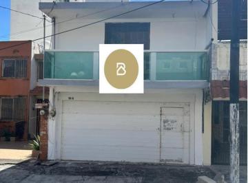 Casa · 160ha · 3 Recámaras · Casa con Alberca Cerca de La Playa