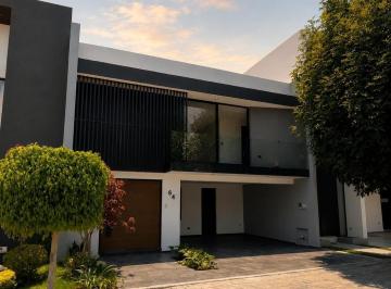 Casa · 276m² · 3 Recámaras · 2 Estacionamientos · Casa en Venta en Lomas de Angelopolis III, Cascatta, Puebla, Parque Foresta Frente Al Chedarui