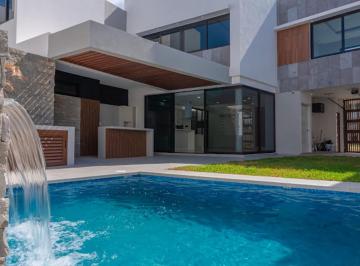 Casa · 442m² · 4 Recámaras · 3 Estacionamientos · Casa - Lomas del Mar
