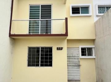 Casa · 75ha · 3 Recámaras · Casa con 2 Baños Completos en Xana