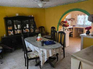 Casa de 4 habitaciones, Guadalajara · Casa Bien Constuida en Excelente Ubicacion. Papeles en Regla y a Valor Catastral