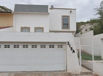 Casa de 4 habitaciones, Gómez Palacio · Venta de Casa en Gomez Palacio, Durango, Oportunidad de Inversión