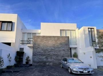 Casa de 3 habitaciones, Zapopan · Casa en Venta en Solares Residencial