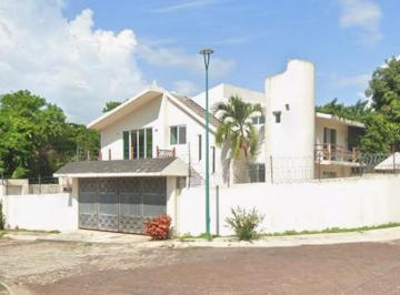 Casa de 4 habitaciones, Zihuatanejo de Azueta · Venta de Casa en Ixtapa Zihuatanejo, Guerrero.