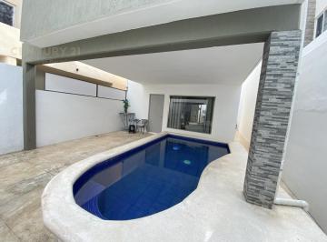 Casa · 3 Recámaras · 1 Estacionamiento · Casa en Venta con Piscina en Isla Azul, Cancún C4137