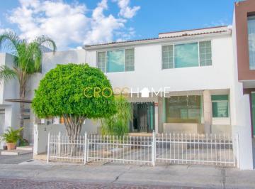 Casa de 4 habitaciones, Querétaro · Casa en Renta en Cumbres del Lago, Querétaro, Querétaro