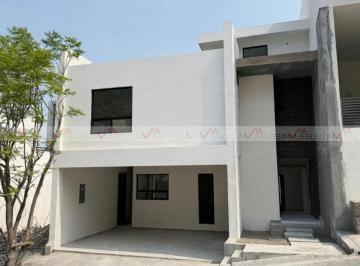 Casa · 330m² · 3 Recámaras · 2 Estacionamientos · Casa en Venta en Los Cenizos
