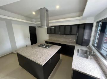 Casa de 3 habitaciones, Zapopan · Casa en Renta en Valdepeñas