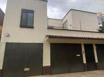Casa de 3 habitaciones, Cuauhtémoc · Casa con 3 Recámaras en Venta con 275 m² Superficie de Terreno en Roma Sur