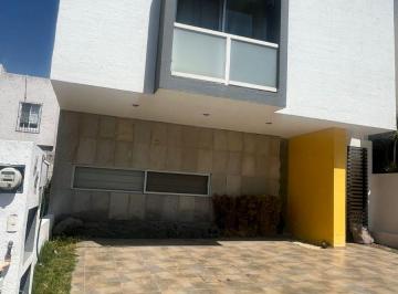 Casa de 3 habitaciones, El Marqués · Casa en Renta en El Milenio Querétaro | 3 Recámaras, Jardín y Cocina Integral | Amueblada