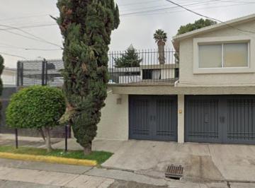 Casa de 4 habitaciones, Naucalpan de Juárez · Casa en Venta en Ciruelos #74