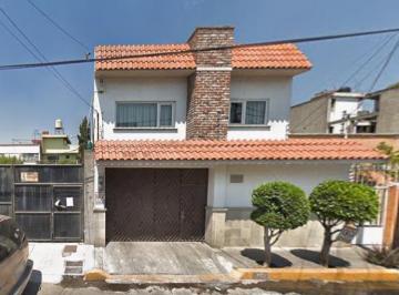 Casa de 4 habitaciones, Gustavo A. Madero · Casa en Vallejo II Secc Muy Cerca del Imss en Remate Bancario