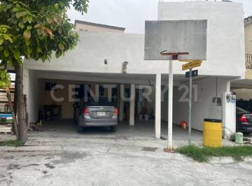 Casa · 67m² · 4 Recámaras · 3 Estacionamientos · Casa en Renta en Privadas de Santa Rosa, Apodaca, N. L.