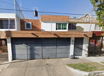 Casa de 4 habitaciones, Zapopan · Casa en Venta en Prados Guadalupe Zap ¡Excelente Oportunidad de Inversiòn Recuperaciòn Hipotecaria!