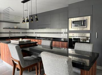 Casa · 383m² · 4 Recámaras · 4 Estacionamientos · Casa en Venta - Metepec - 383 m²
