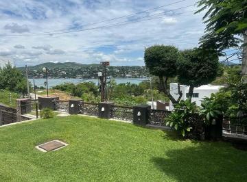 Casa · 497m² · 3 Recámaras · 3 Estacionamientos · Casa en Pueblo Tequesquitengo