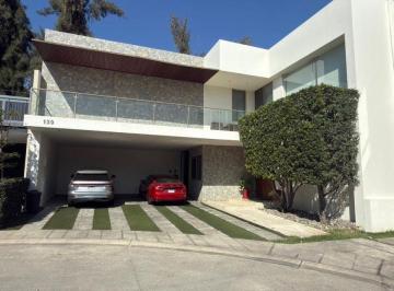 Casa de 4 habitaciones, Zapopan · Casa en Venta - Mítica Residencial, Zapopan.