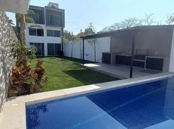 Casa · 270m² · 4 Recámaras · 2 Estacionamientos · Casa en Fraccionamiento Brisas
