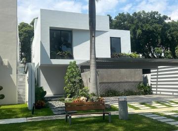 Casa · 325m² · 4 Recámaras · 3 Estacionamientos · Casa en Palmira Tinguindin