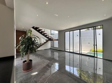 Casa · 259m² · 4 Recámaras · 2 Estacionamientos · Casa en Fraccionamiento Lomas de Atzingo