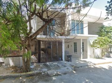 Casa de 3 habitaciones, Carmen · Casa en Venta en La Colonia San Joaquin, Cd del Carmen, Campeche - Sf