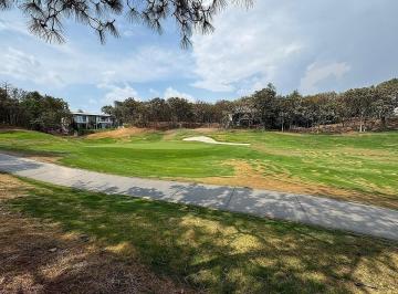 Terreno / Lote , Tlajomulco de Zúñiga · Se Vende Hermoso Terreno Junto a Campo de Golf