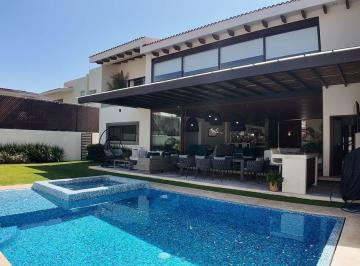 Casa · 642m² · 3 Estacionamientos · Casa en Fraccionamiento Kloster Sumiya