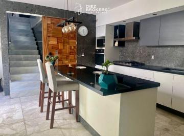 Casa de 4 habitaciones, Zapopan · Casa en Venta - Residencial Victoria, Zapopan