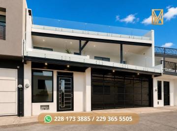 Casa de 4 habitaciones, Xalapa · Casa con Recamara Planta Baja Frente a Área Verde Fracc. Privado