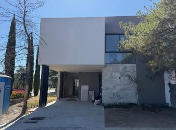 Casa · 395m² · 4 Recámaras · Casa en Venta La Campiña León Guanajuato