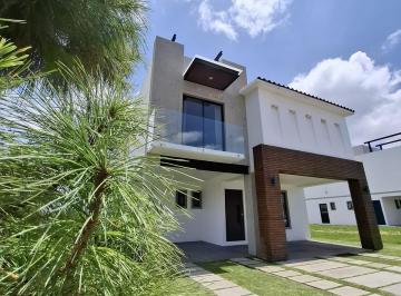 Casa en condominio · 288m² · 3 Recámaras · 2 Estacionamientos · Casa en Venta Metepec Condado del Valle Mod. Alamillo