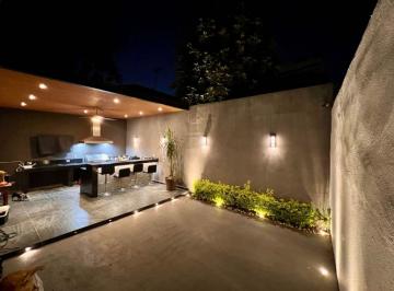 Casa · 247m² · 5 Recámaras · 1 Estacionamiento · Casa en Venta en Colonia Azteca, Guadalupe Nl