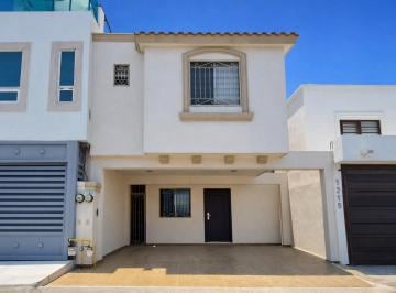Casa · 134m² · 3 Recámaras · 2 Estacionamientos · Casa en Renta - Privadas de Santa Catarina