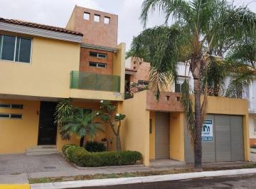 Casa · 139m² · 4 Recámaras · 4 Estacionamientos · Casa en Hacienda Real Coto 8