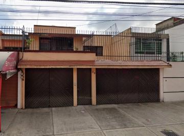 Casa de 4 habitaciones, Venustiano Carranza · Casa en Venta en Nicolás León 20,jardin Balbuena. Cerca de Metro Balbuena