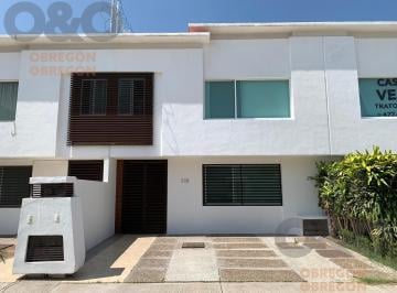 Casa · 140m² · 3 Recámaras · 2 Estacionamientos · Casa en Renta en Residencial Platino, León Gto