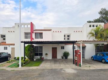 Casa en condominio de 3 habitaciones, Tlajomulco de Zúñiga · Casa Frente a Área Verde en Altus Bosques