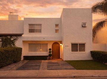 Casa de 3 habitaciones, Morelia · Casa en Venta en Bosques 3 Marias Morelia